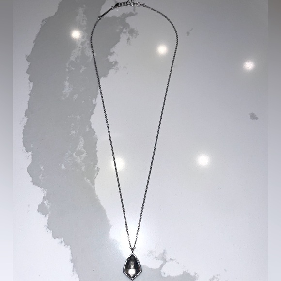 Kendra Scott necklace - Picture 2 of 4